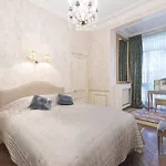 Veeve - Antique Charm By Arc De Triomphe