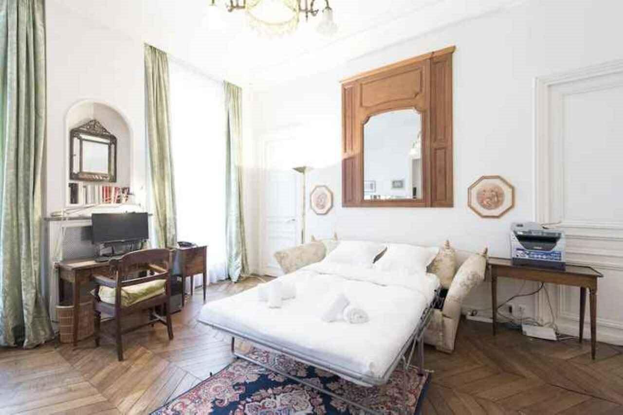 Veeve - Antique Charm By Arc De Triomphe * Paris